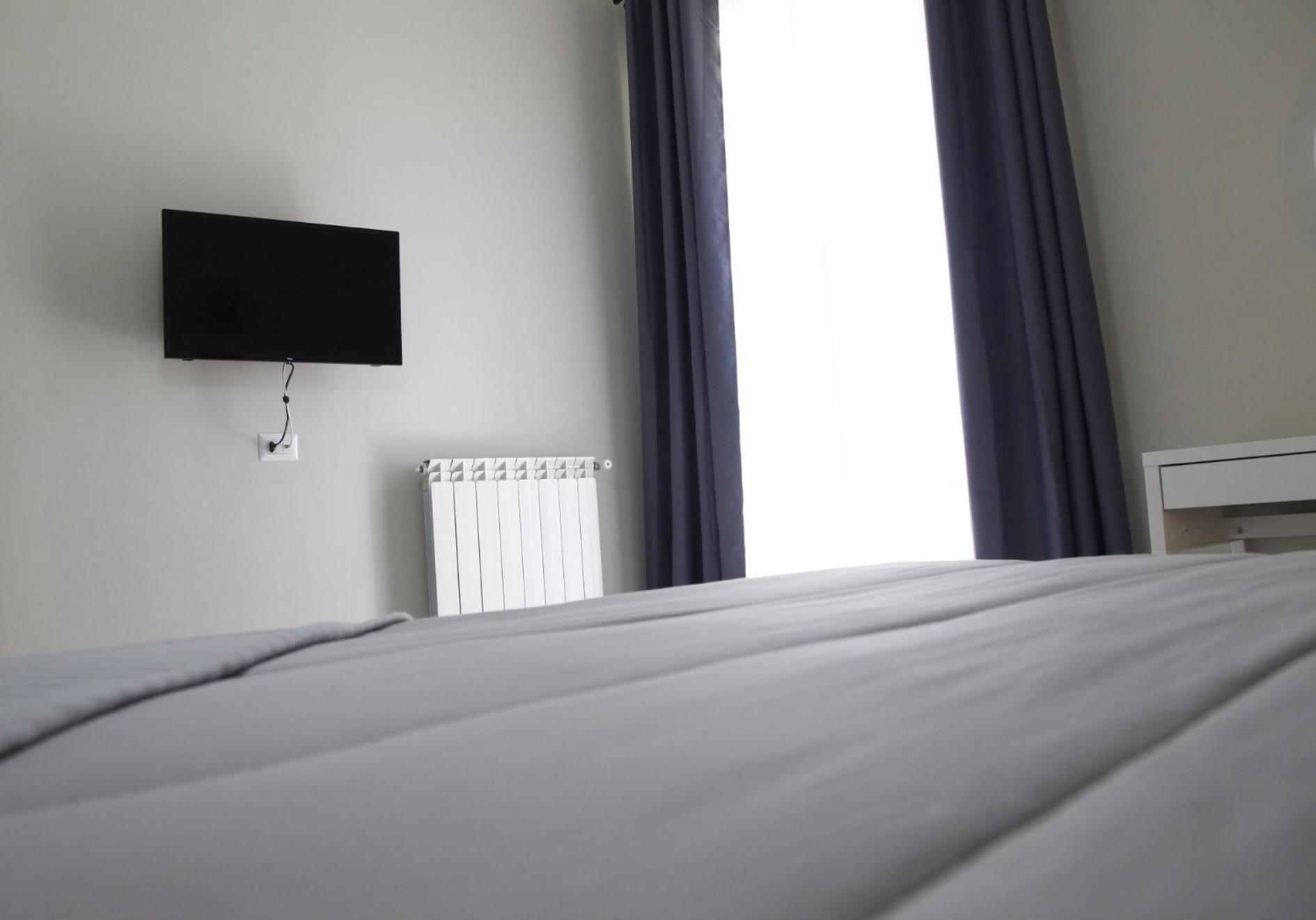 Grey Apartment Caiazzo Extérieur photo